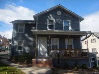 13 Highland Ave, Danbury CT  06810-5418 exterior