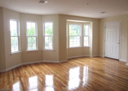 150 Manchester Pl, Newark NJ  07104-1721 exterior