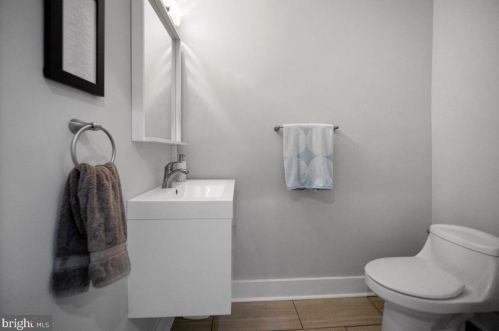 1345 Mascher St, Philadelphia PA  19122-4618 exterior