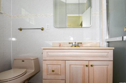 55 Greenvale Dr, Elwood NY  11731-4117 exterior