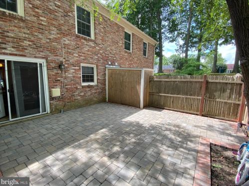 5926 Kingsford Rd, Springfield VA  22152-1124 exterior