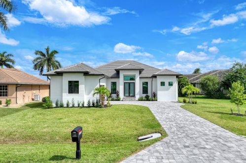 18288 Royal Hammock Blvd, Naples, FL 34114-8938