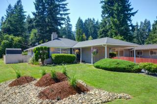 16503 Wallingford Ave, Seattle, WA 98133-5541