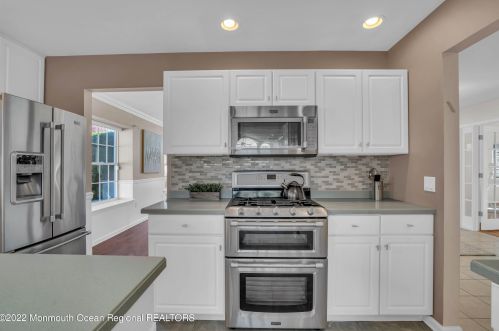 149 Skyline Dr, Lakewood NJ  08701-5737 exterior