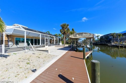 330 Madison Ct, Fort Myers Beach FL  33931-3642 exterior