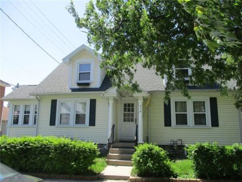 714 College St, Piqua, OH 45356-3752