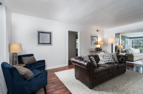8162 Seneca Rd, Milwaukee, WI 53217-2740