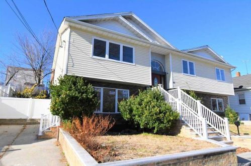 85 Hendrickson Ave, Floral Park, NY 11003-1205