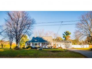 96 Forest Dr, Manchester, NH 03110-6216