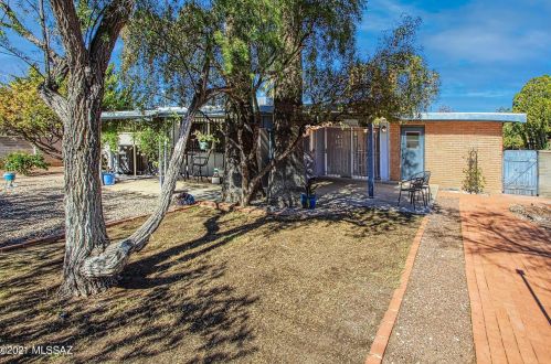2261 Rainbow Vis Dr, Tucson AZ 85712-2914 exterior