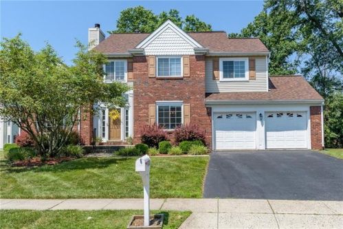 170 Buttonwood Dr, Piscataway, NJ 08854-6516