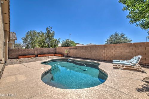 1088 Sierra St, Gilbert AZ  85296-3832 exterior