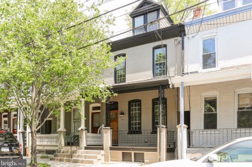 241 Elm St, Lancaster PA  17603-3445 exterior