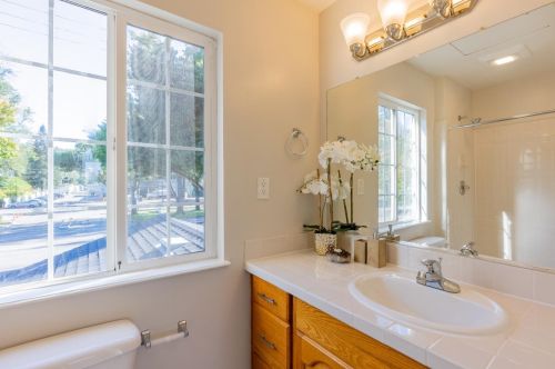 1069 Homestead Rd, Sunnyvale CA  94087-5156 exterior