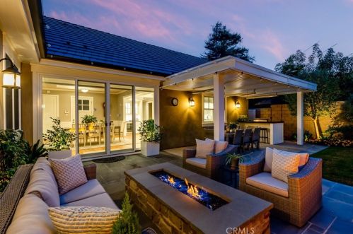 5461 Las Lomas St, Long Beach CA  90815-4138 exterior