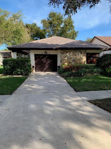 4983 Boxwood Cir, Boynton Beach, FL 33436-4741