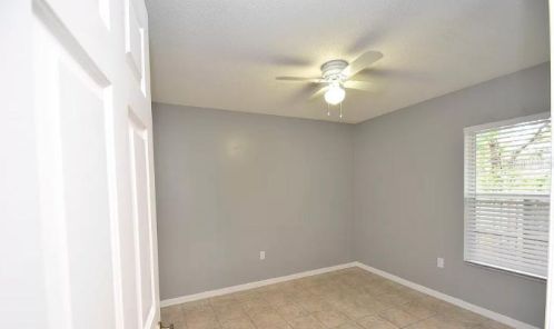 526 Gainsboro St, Deltona FL  32725-3275 exterior