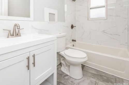 232 44 St, North Lindenhurst NY 11757-2307 exterior