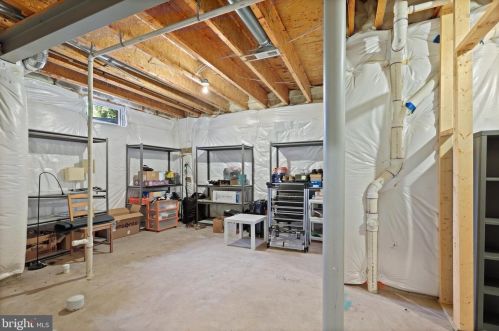 15843 Fourmile Creek Ct, Haymarket VA  20169-5427 exterior