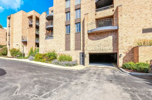 1818 Shorewood Blvd, Milwaukee WI 53211-2536 exterior