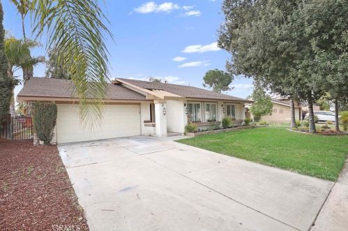 1410 Pueblo Ave, Redlands CA  92374-3853 exterior