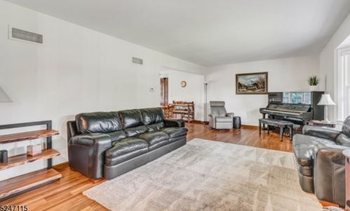 1751 Circle Dr, Martinsville NJ  08836-2148 exterior