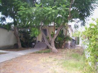 6123 Lindley Ave, Los Angeles CA  exterior