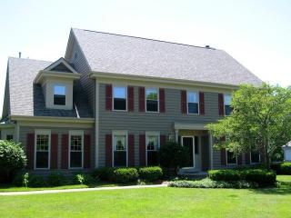 4449 Donges Bay Rd, Thiensville, WI 53092-4883