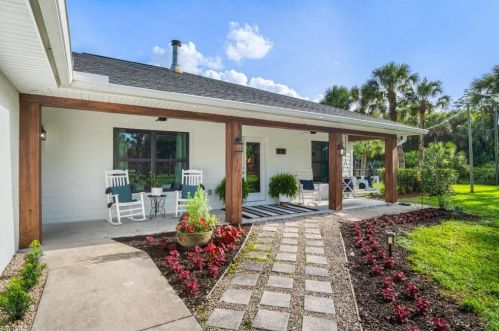 1170 Shady Ln, Naples, FL 34120-3863