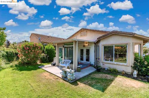 402 Laurel Pl, Rio Vista CA  94571-2181 exterior