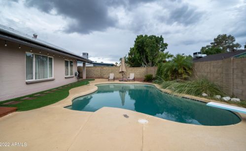 16814 31 Ave, Phoenix AZ 85009-4846 exterior