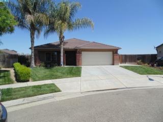 2852 Azalea Ct, Tulare, CA 93274-7861