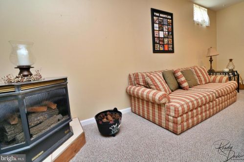 320 Stephen Ct, Charles Town WV  25414-4126 exterior