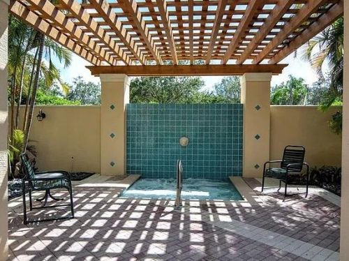 400 Sunview Way, Fort Pierce FL  34986-2655 exterior