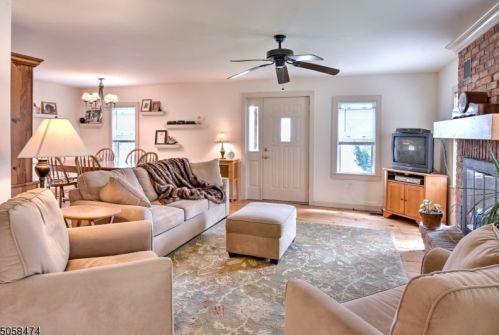 909 Greenville Rd, Wantage NJ  07461-3614 exterior