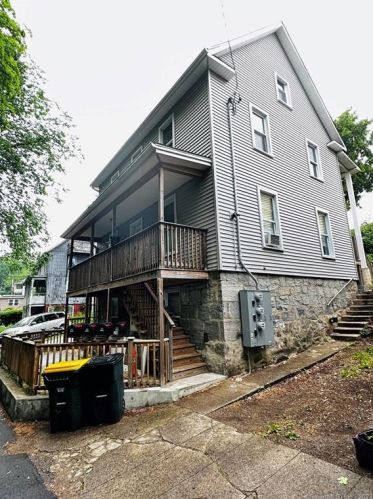 28 4th St, Ansonia, CT 06401-1624