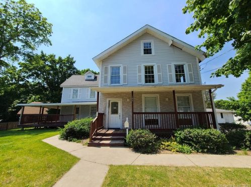 122 Oakland St, Manchester, CT 06042-2366