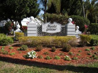 6886 Bogey Dr, Fort Myers FL  33919-6335 exterior