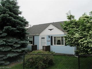 1303 Bordner Ave, Canton, OH 44710-1131