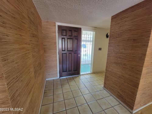 9008 Palms Park Dr, Tucson AZ  85715-5643 exterior