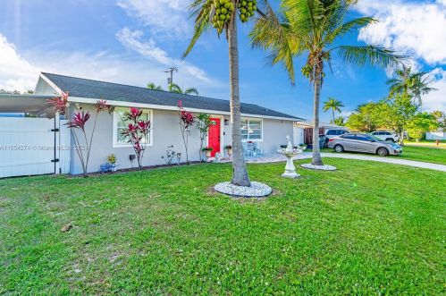 777 Scott Dr, West Palm Beach, FL 33415-3847