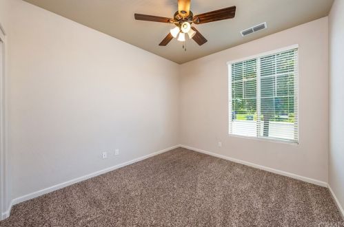 3053 Stanley Ave, Fresno CA  93737-9284 exterior