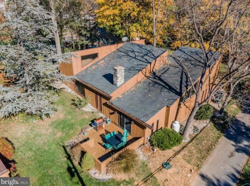 306 Main St, Camp Hill, PA 17011-6332