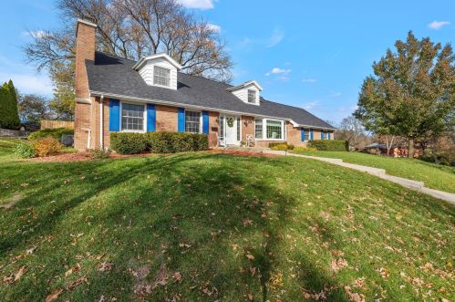 1110 Downing Dr, Waukesha WI  53186-6735 exterior