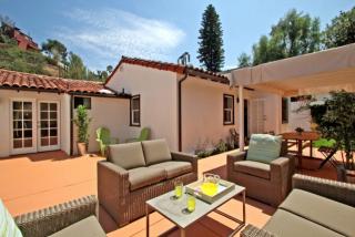 2427 Canyon Dr, Los Angeles CA  90068-2413 exterior