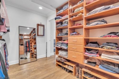 4 Fawn Ln, Martinsville NJ  08836-2368 exterior