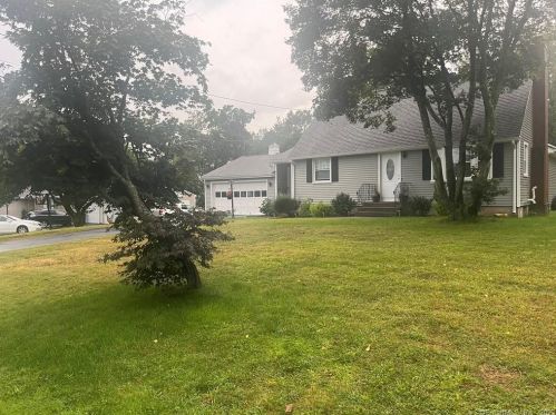 38 Robin Rd, Farmington, CT 06032-2511
