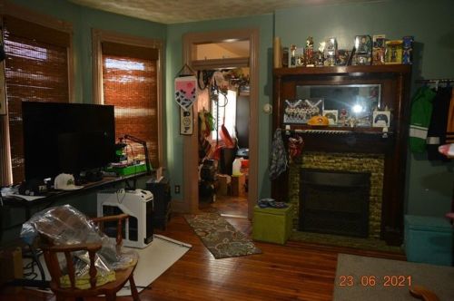 906 Pittsburgh St, South Connellsville, PA 15425-1601