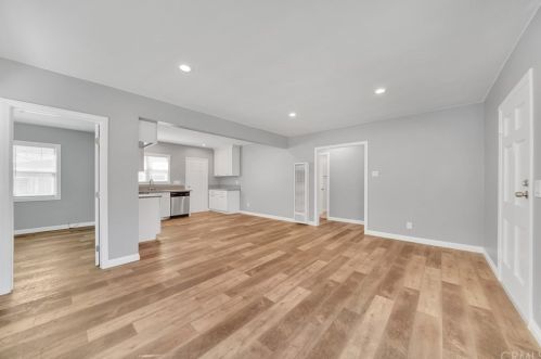 1477 Lemon Ave, Long Beach CA  90813-2158 exterior