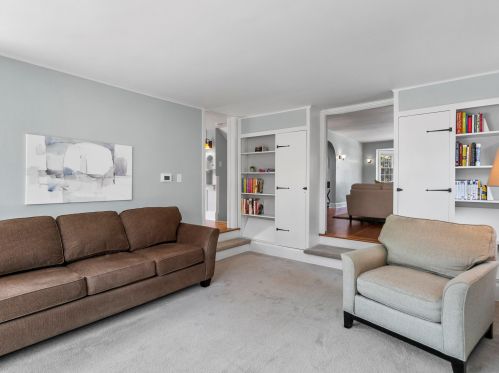 2928 Smt Ave, Milwaukee WI 53211-3440 exterior